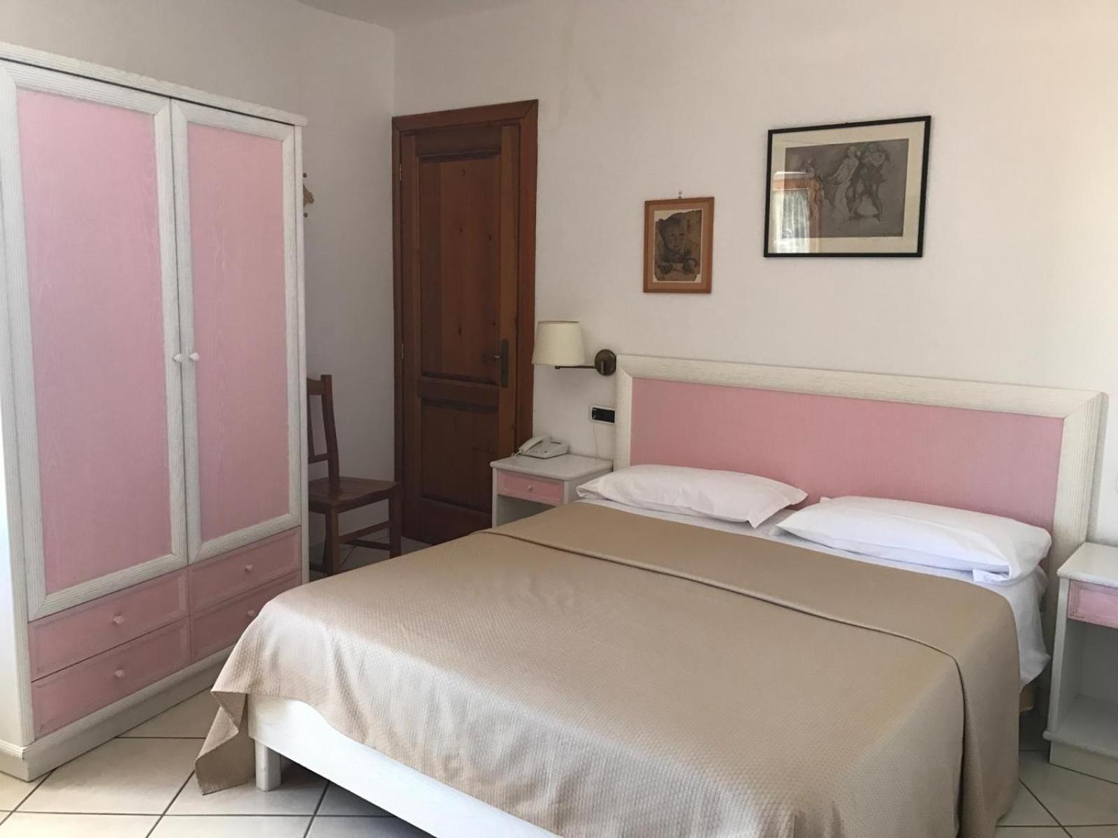 Hotel Villa Antonio 이스키아 객실 사진